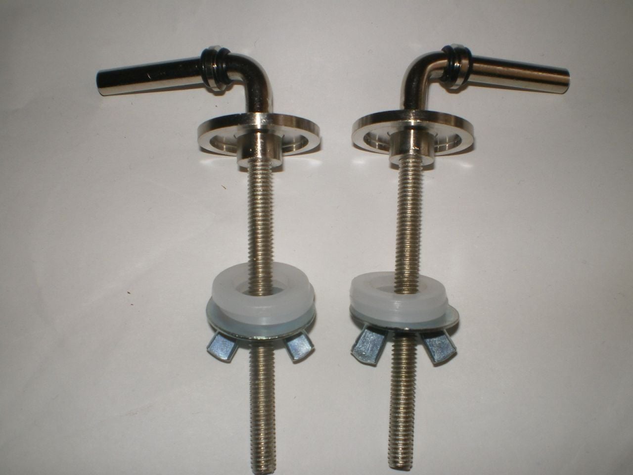 Klozet Kapak Montaj Bağlantı Vidası Metal Alttan Sıkmalı